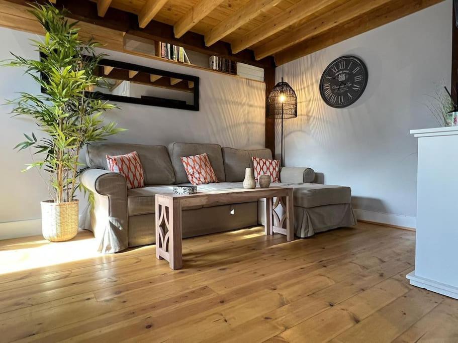 The Shack - Thatched Self Contained Annex Collingbourne Ducis Exterior photo