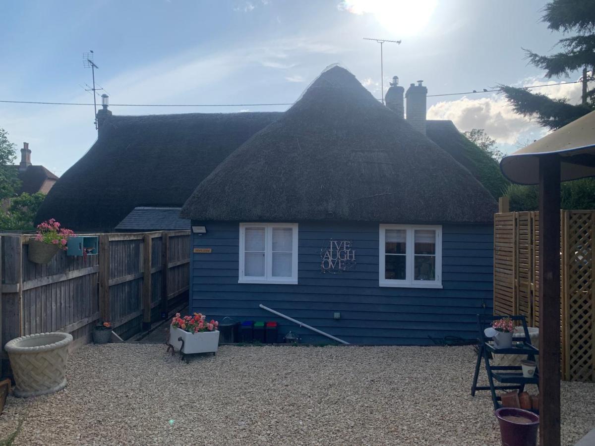 The Shack - Thatched Self Contained Annex Collingbourne Ducis Exterior photo