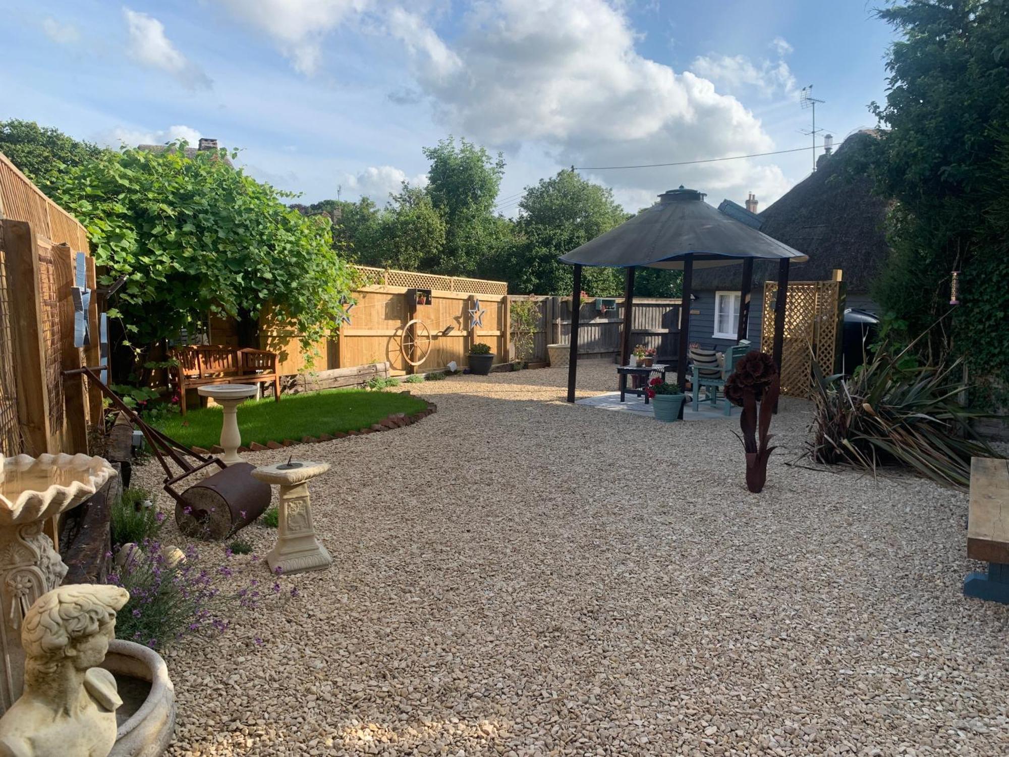 The Shack - Thatched Self Contained Annex Collingbourne Ducis Exterior photo