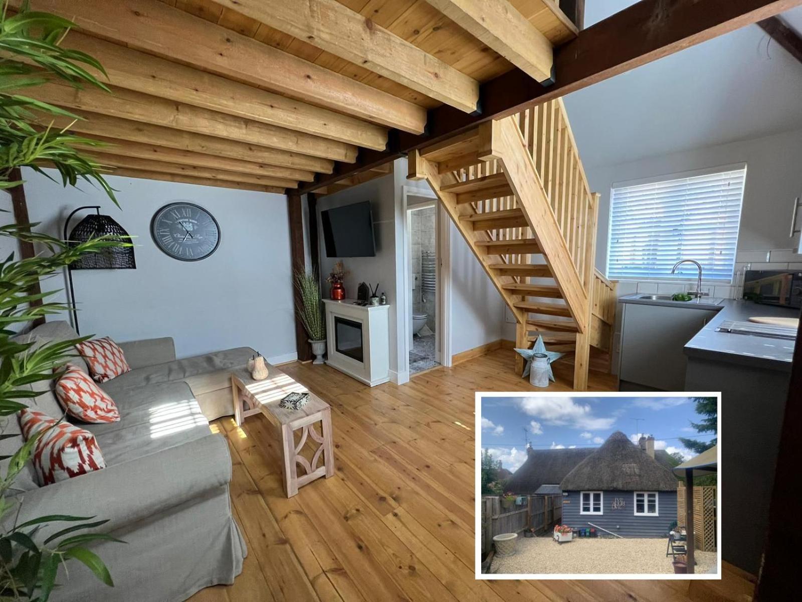 The Shack - Thatched Self Contained Annex Collingbourne Ducis Exterior photo